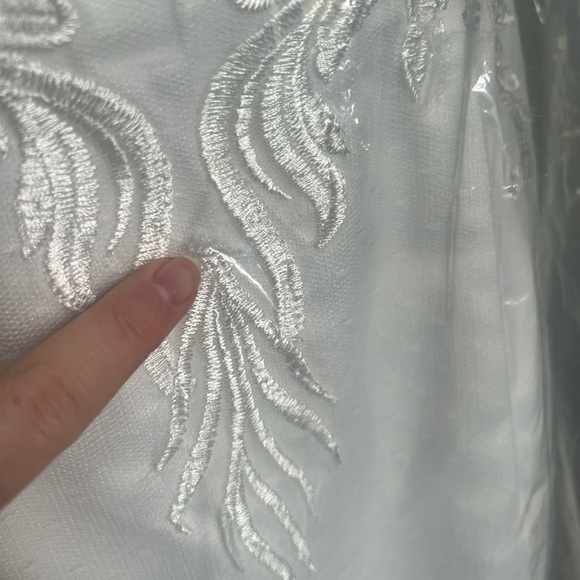 Wedding Dress Size 2 Ivory Lace Form Fitting Dress brides dress bridal bride - Picture 10 of 13